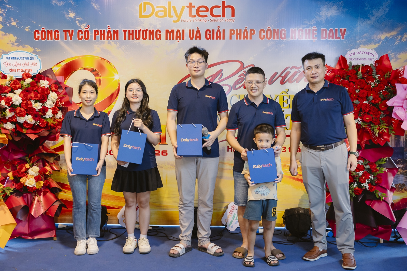 KỶ NIỆM 9 NĂM THÀNH LẬP DALYTECH - VỮNG BƯỚC VƯƠN XA